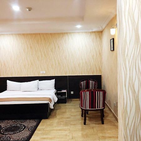 Fawzy Hotel Ibadan Luaran gambar