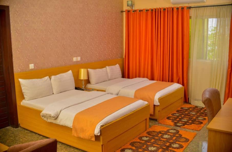 Fawzy Hotel Ibadan Luaran gambar