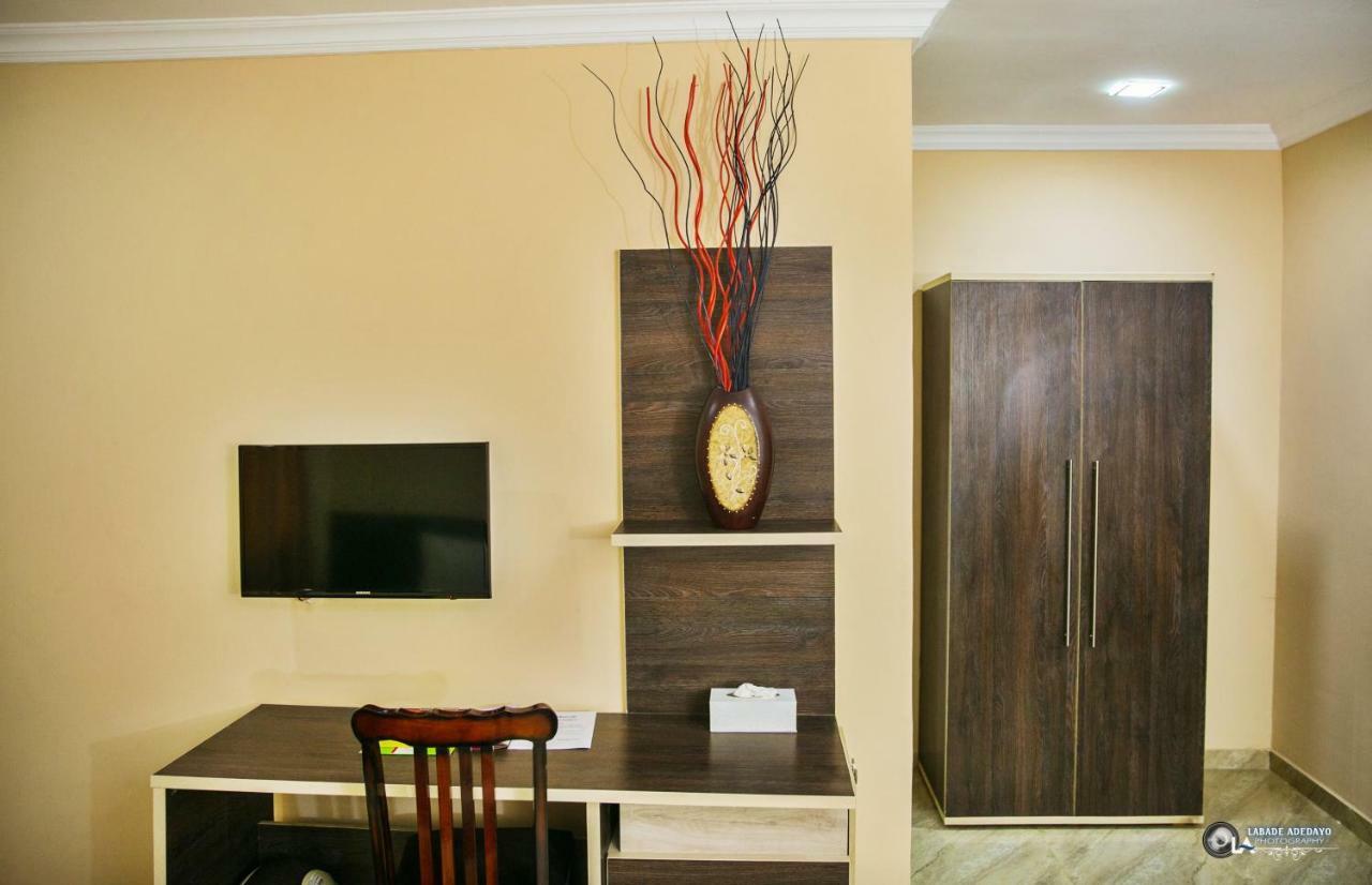 Fawzy Hotel Ibadan Luaran gambar