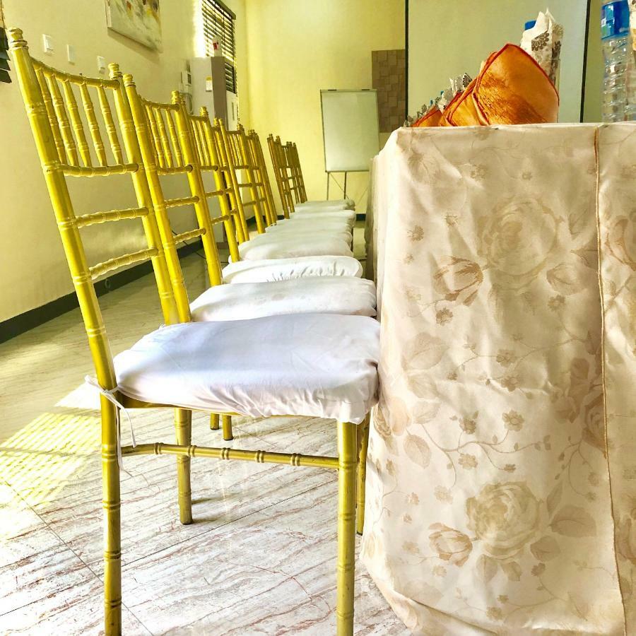 Fawzy Hotel Ibadan Luaran gambar