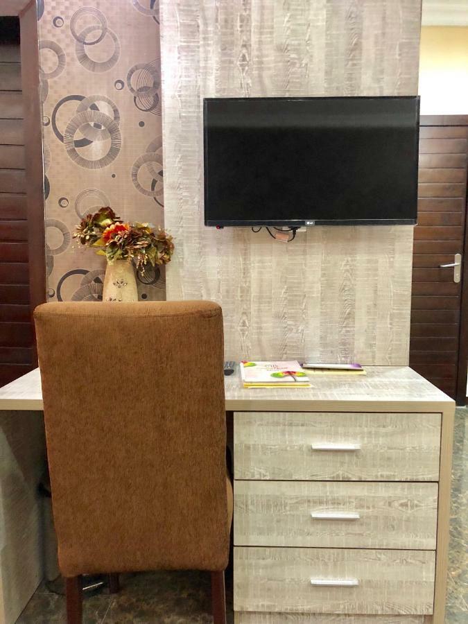 Fawzy Hotel Ibadan Luaran gambar